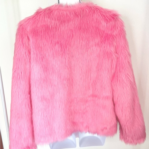 PLUSH faux fur jacket in Bubblegum Pink by H&M.  Size women's 6 - Picture 2 of 8
